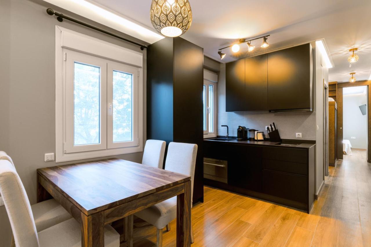 Triana Apartments Deluxe เซบีญา ภายนอก รูปภาพ