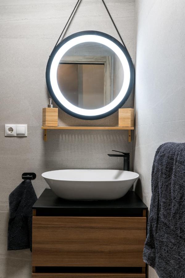 Triana Apartments Deluxe เซบีญา ภายนอก รูปภาพ
